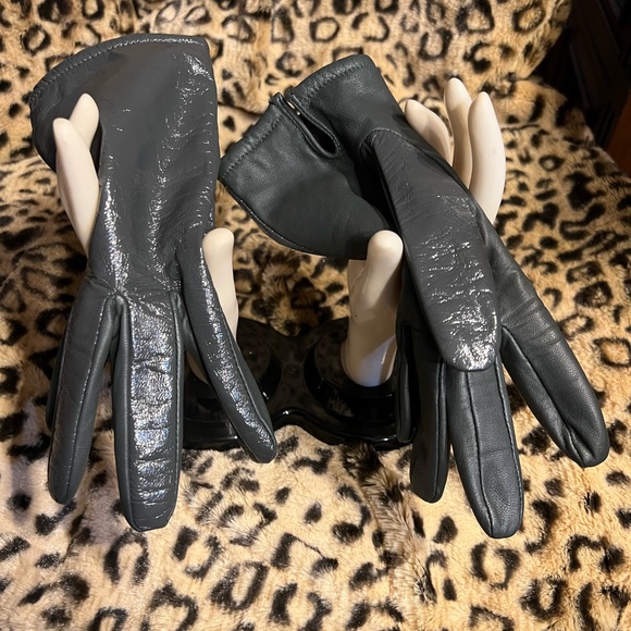 Worthington Dark Gray Leather/Patent Leather  Gloves size M - Picture 6 of 6